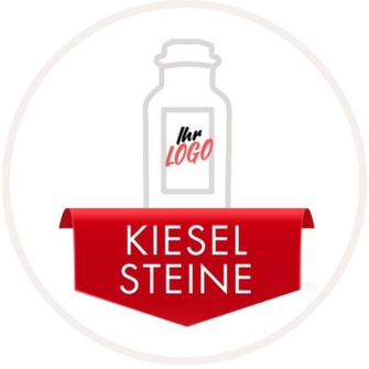 Logo mit einer stilisierten Flasche und einem roten Banner mit der Aufschrift 'Kieselsteine'.