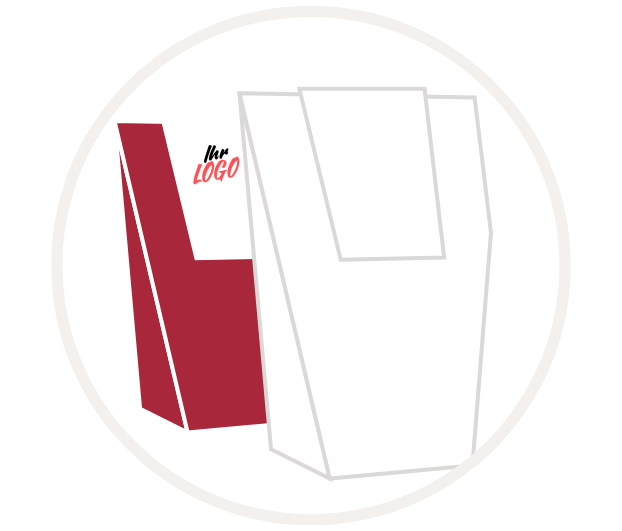 Zwei Geschenktüten, eine weiß, eine mit individuellem Logo bedruckt