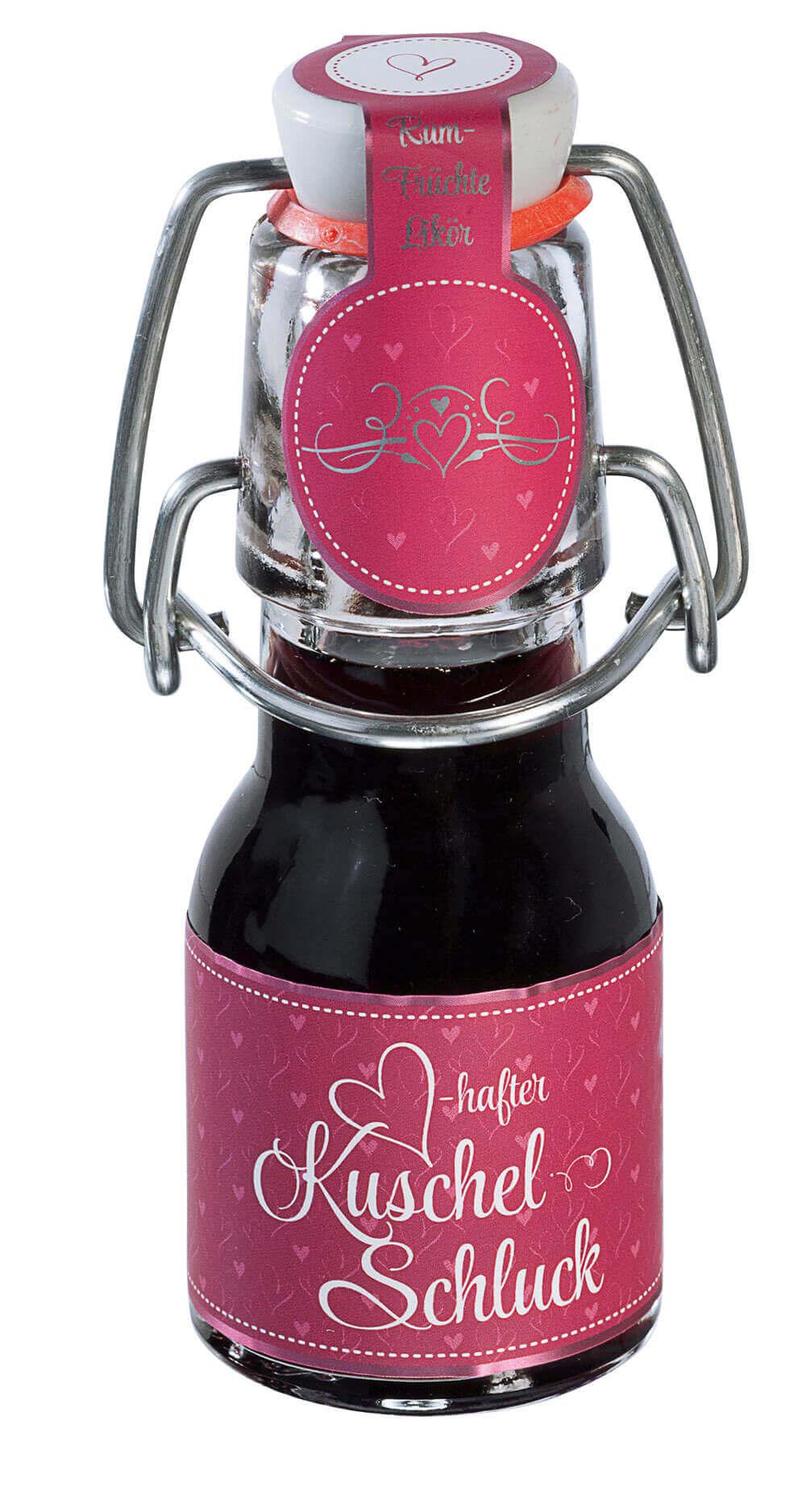 Kuschelschluck -mini-: Entdecken Sie unseren Kuschelschluck -mini-, einen herzhaften Rumfrucht-Likör in praktischen...